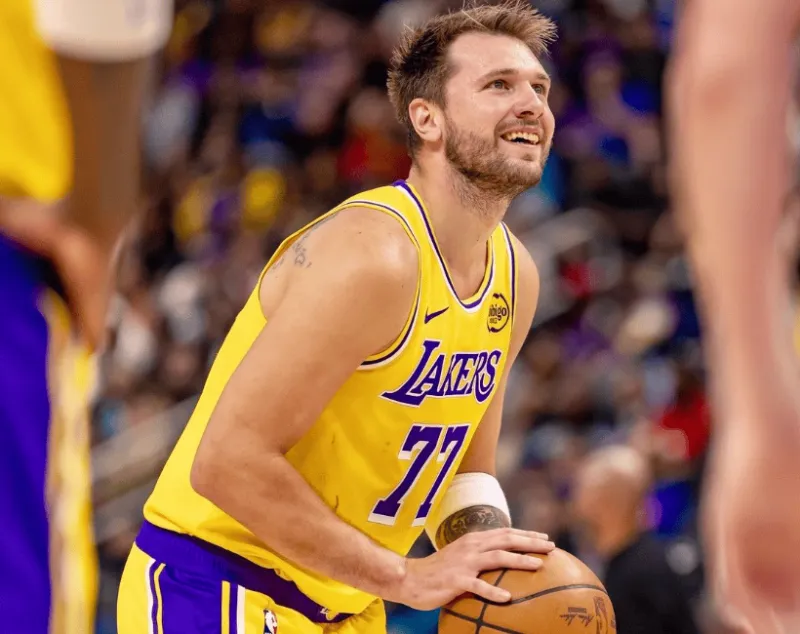 24直播网-得分手！东契奇目前连续21场20+、连续13场30+、连续3场40+